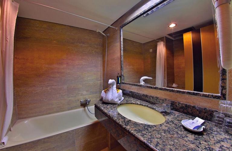 hotel Pegasos Beach - kupatilo